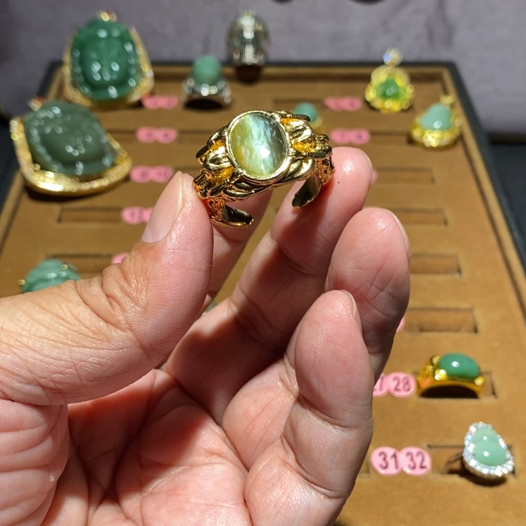 未镶嵌戒指和田玉（碧玉）