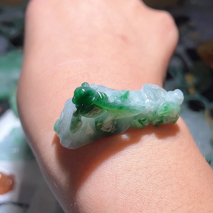 颈饰未镶嵌翡翠天