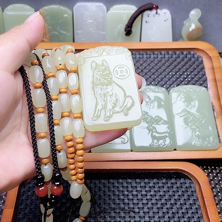 新疆昆仑山脉料狗