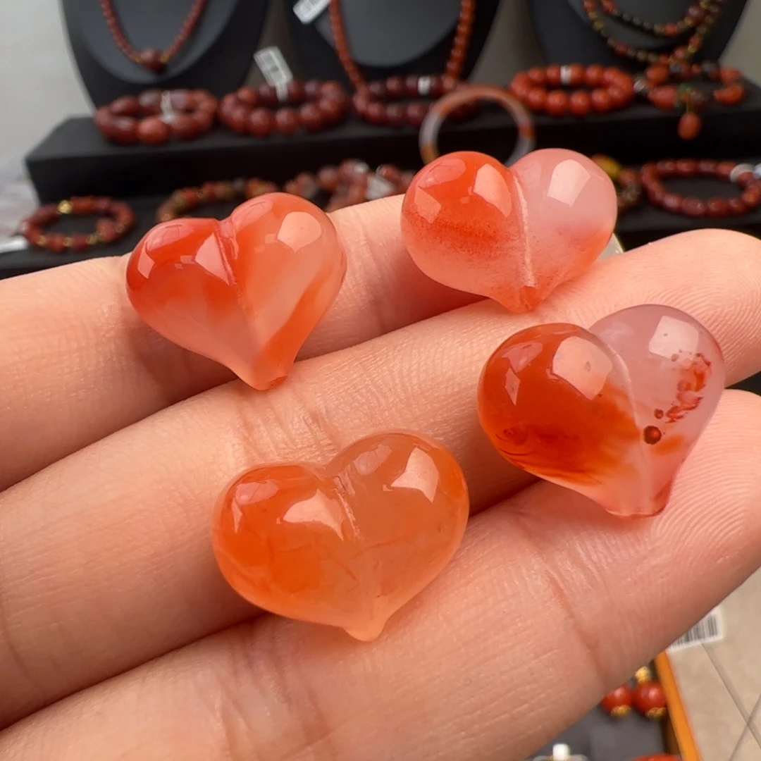 南红玛瑙未镶嵌（屁桃12*17发一）