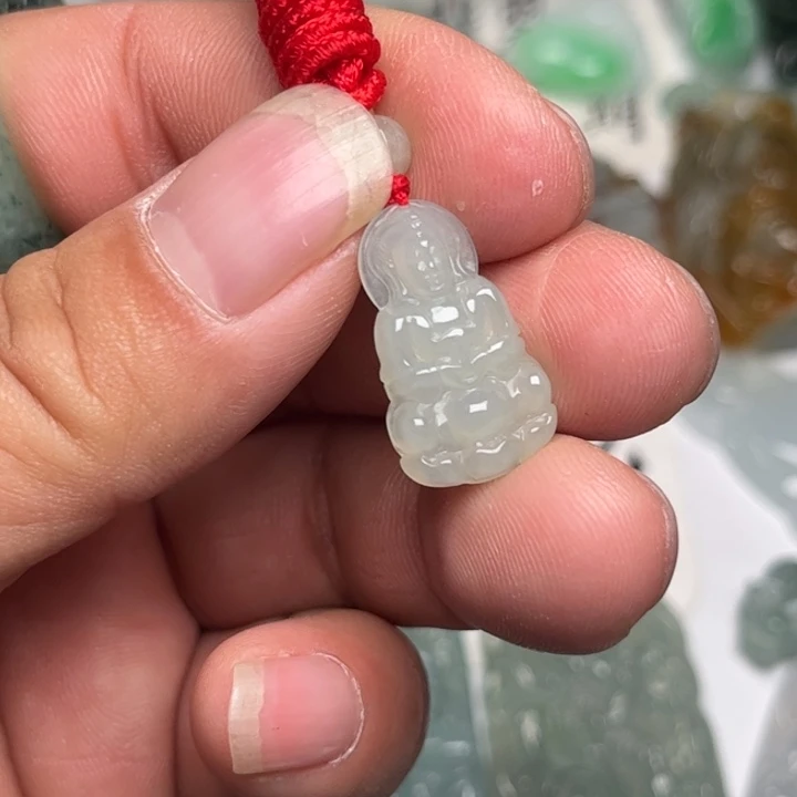 翡翠未镶嵌颈饰观音