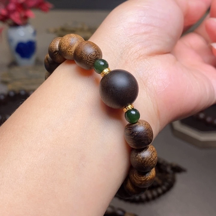 沉香手串越南芽庄瘤疤白棋楠1.0➕绿棋瘤疤1.5设计
