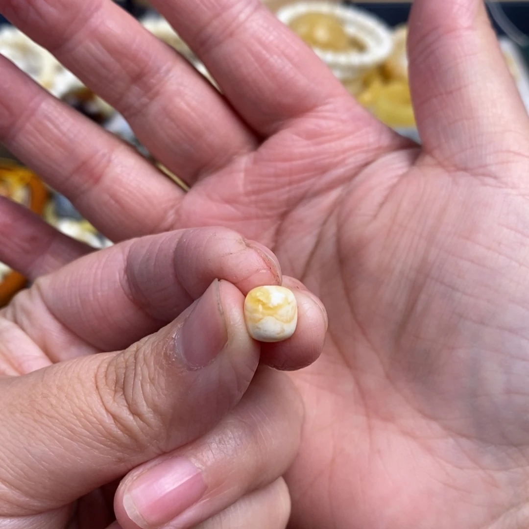 蜜蜡裸石未镶嵌老***痛虎皮纹小桶珠单珠7.7×8