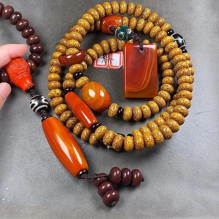 吊坠星月菩提@****腿菩提