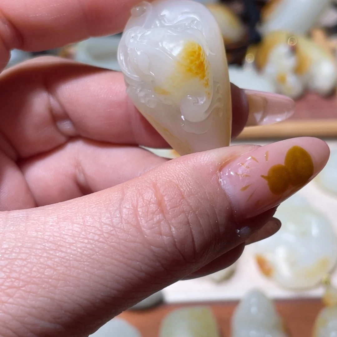 雪***音和田玉（子料）未镶嵌颈饰