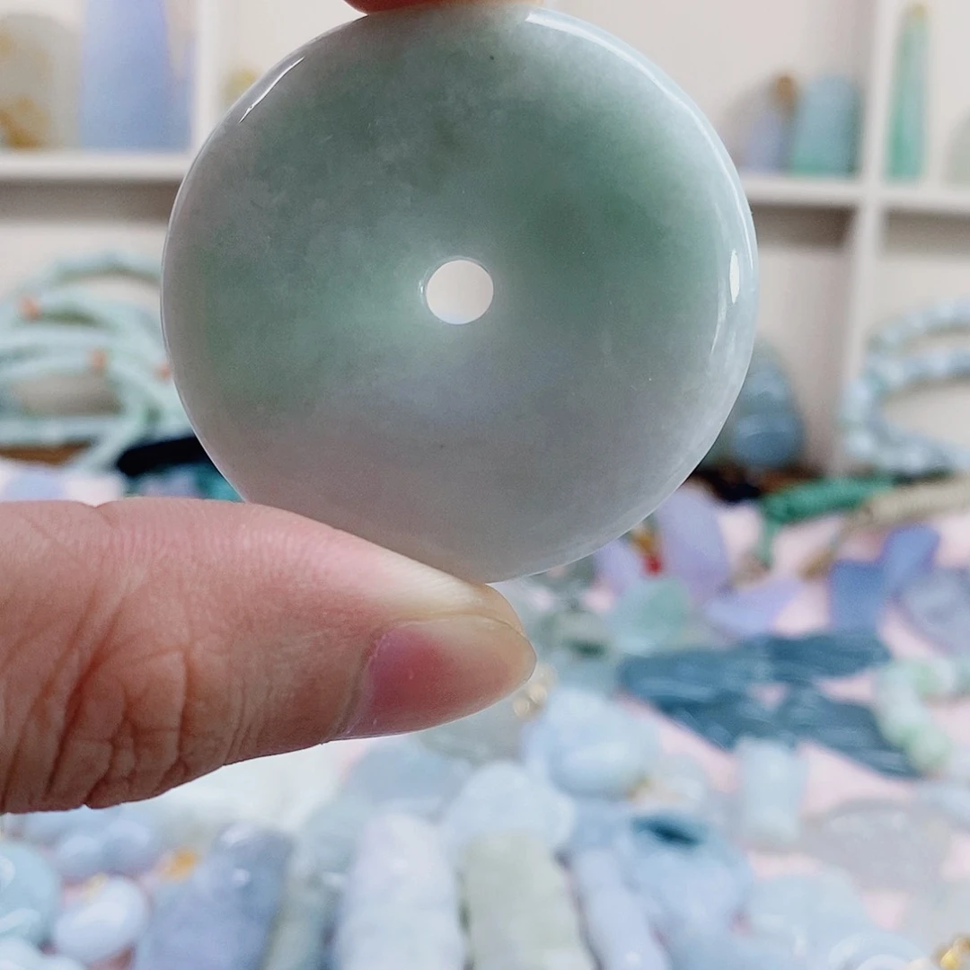 颈饰未镶嵌翡翠天然