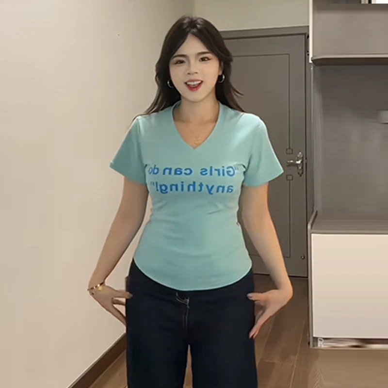 大码美式辣妹风短袖T恤女夏季修身百搭胖mm显瘦印花v领正肩上衣