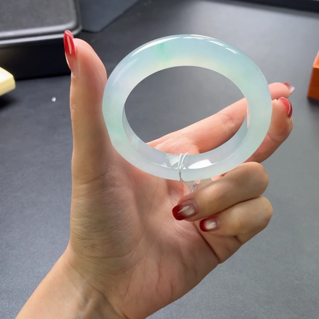 翡翠未镶嵌手镯冰蓝飘翠