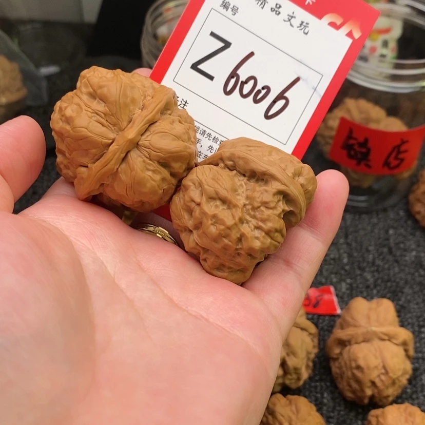 【闪购商品】吊坠桃核大****哥蛤蟆头