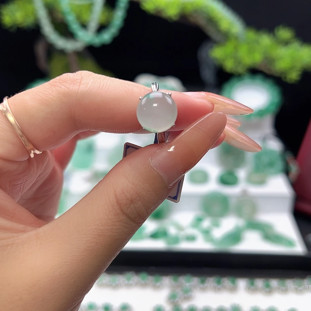 石英质玉（非洲翠）未镶嵌戒指