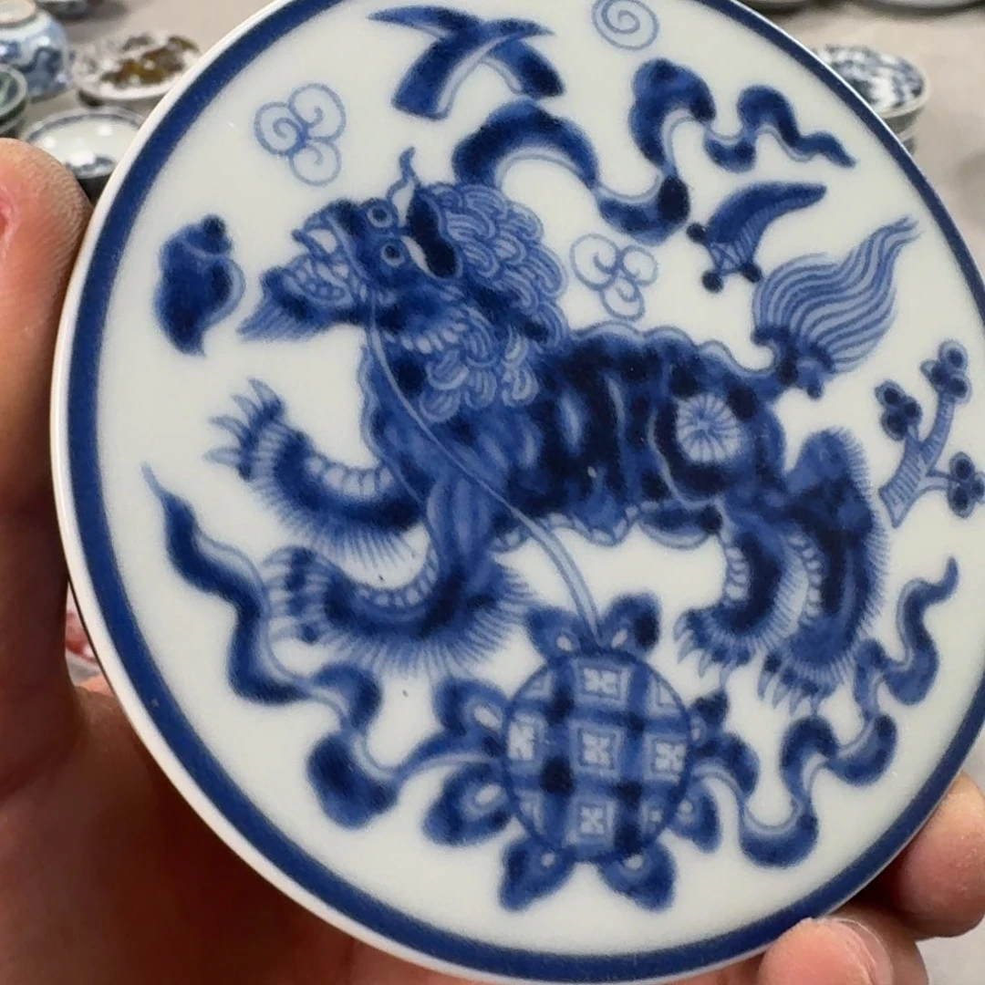 摆件青花狮子盖置
