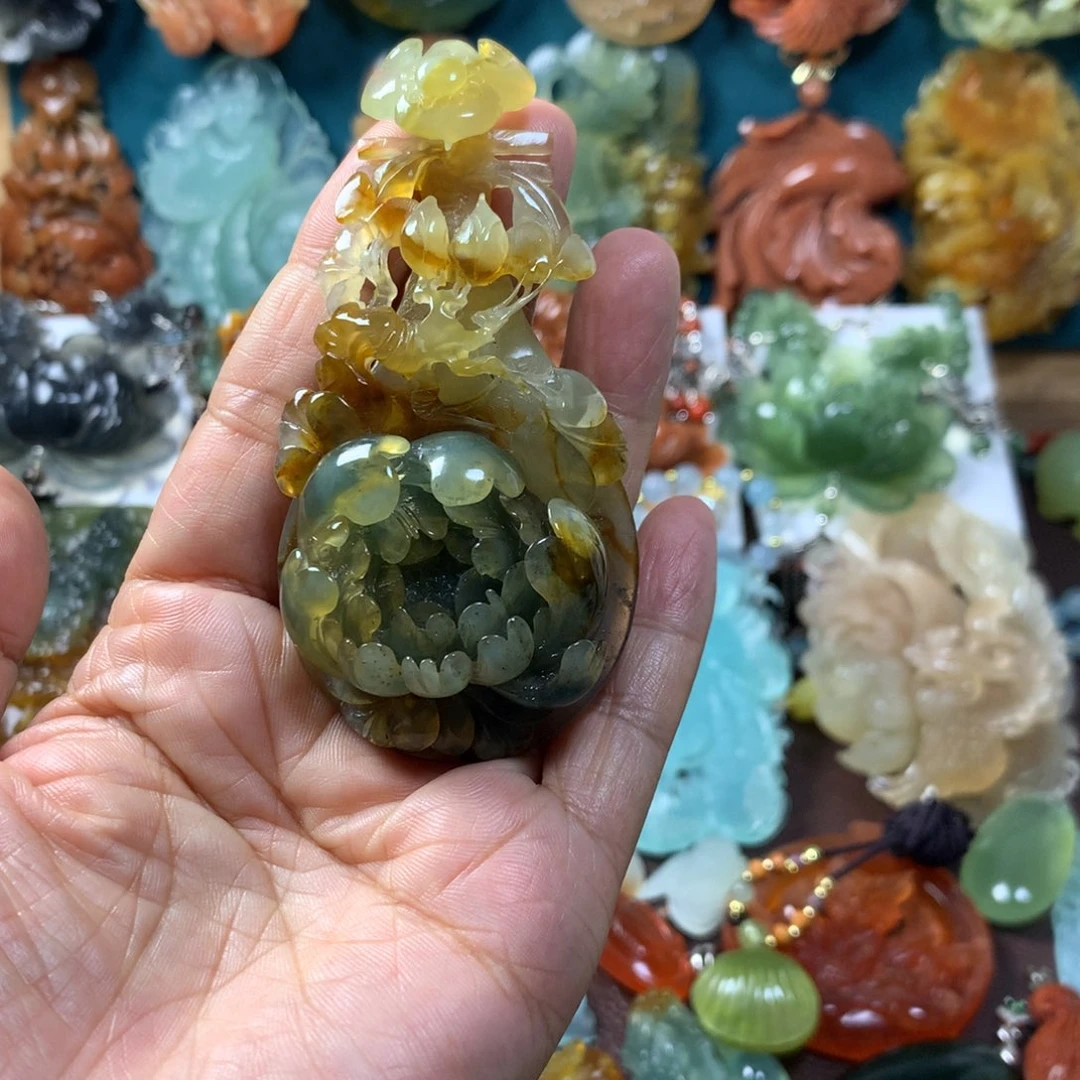 蛇纹石玉未镶嵌挂坠