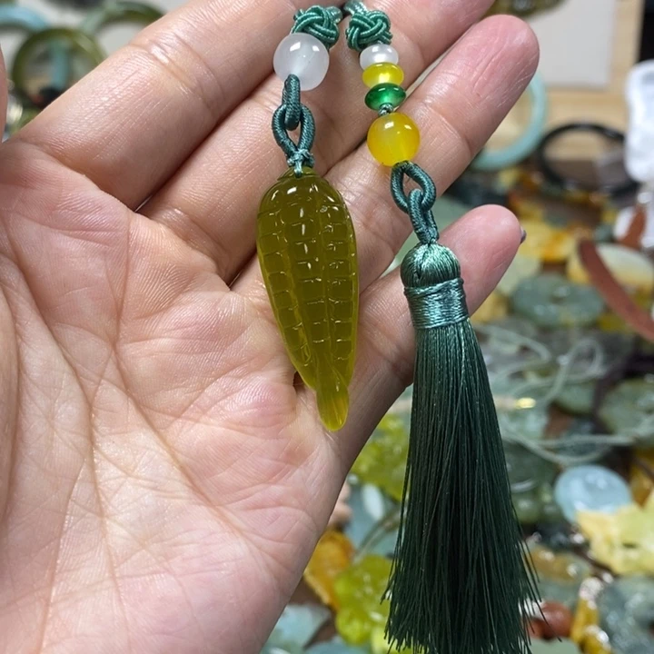 蛇纹石玉吊坠未镶嵌