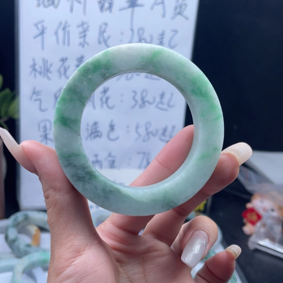 定制翡翠未镶嵌手镯