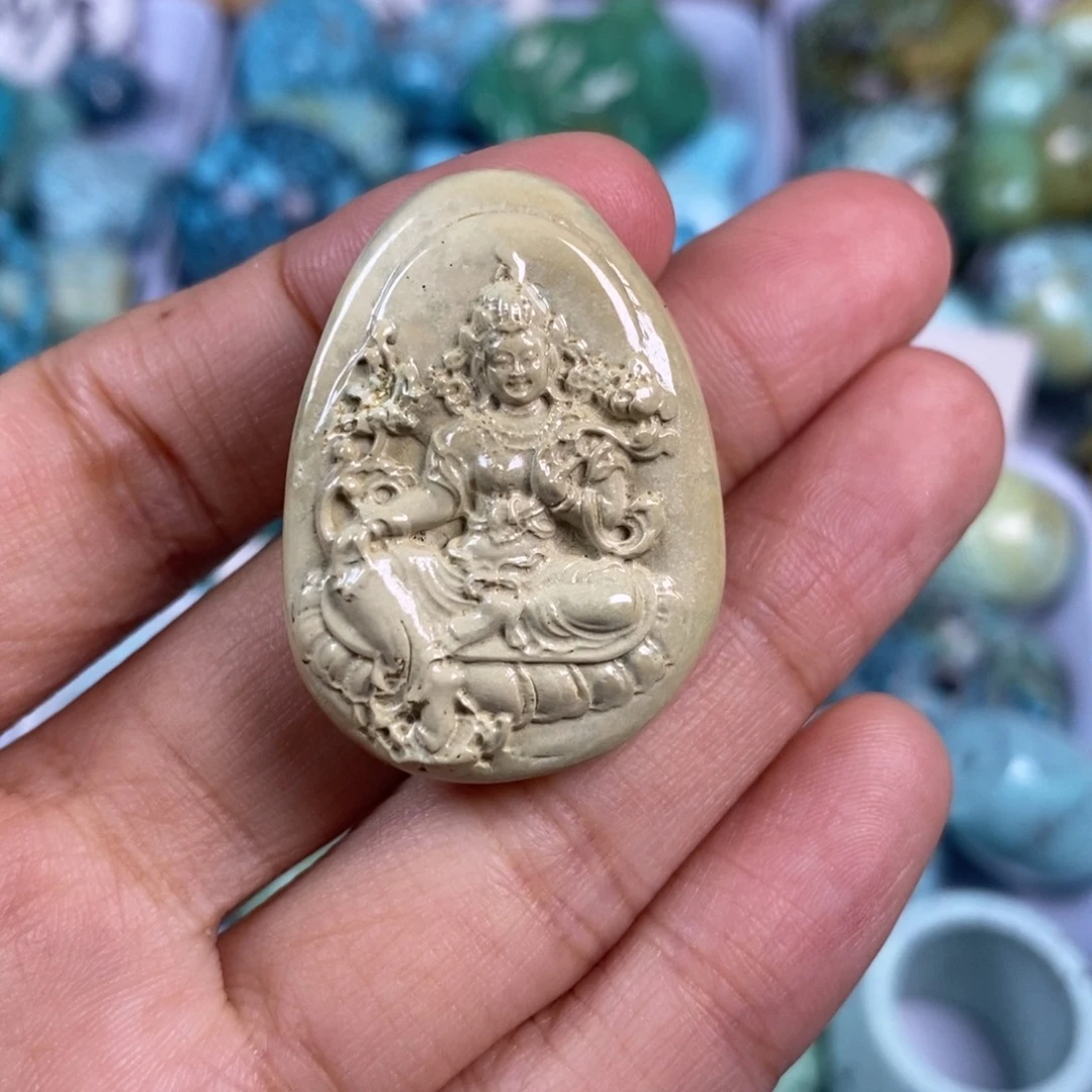 单***萬绿松石未镶嵌颈饰