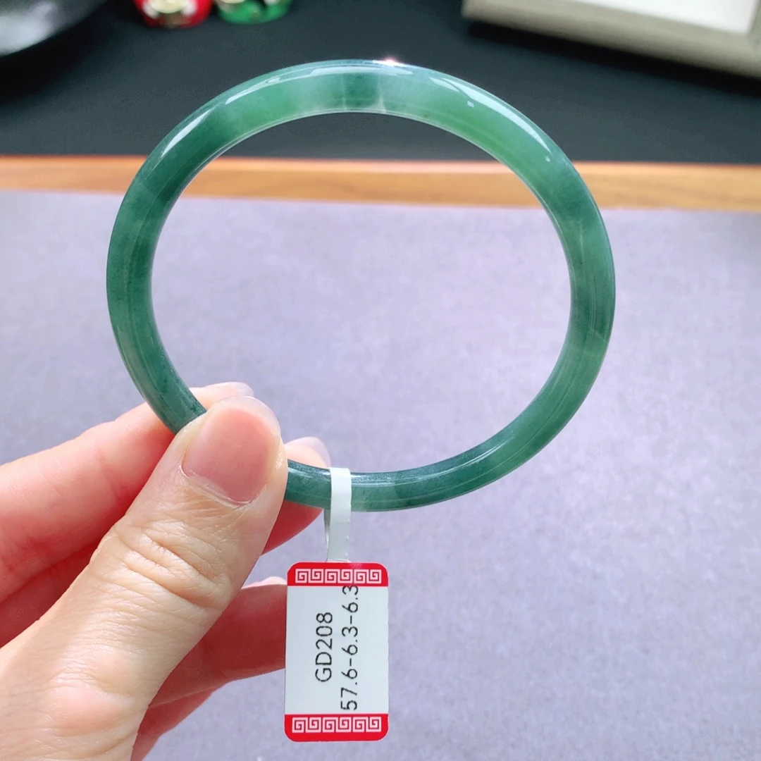 翡翠手镯未镶嵌天然翡翠手镯