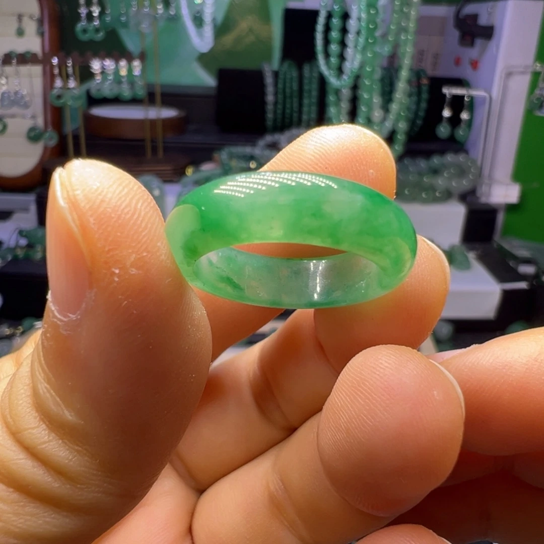 石英质玉未镶嵌颈饰