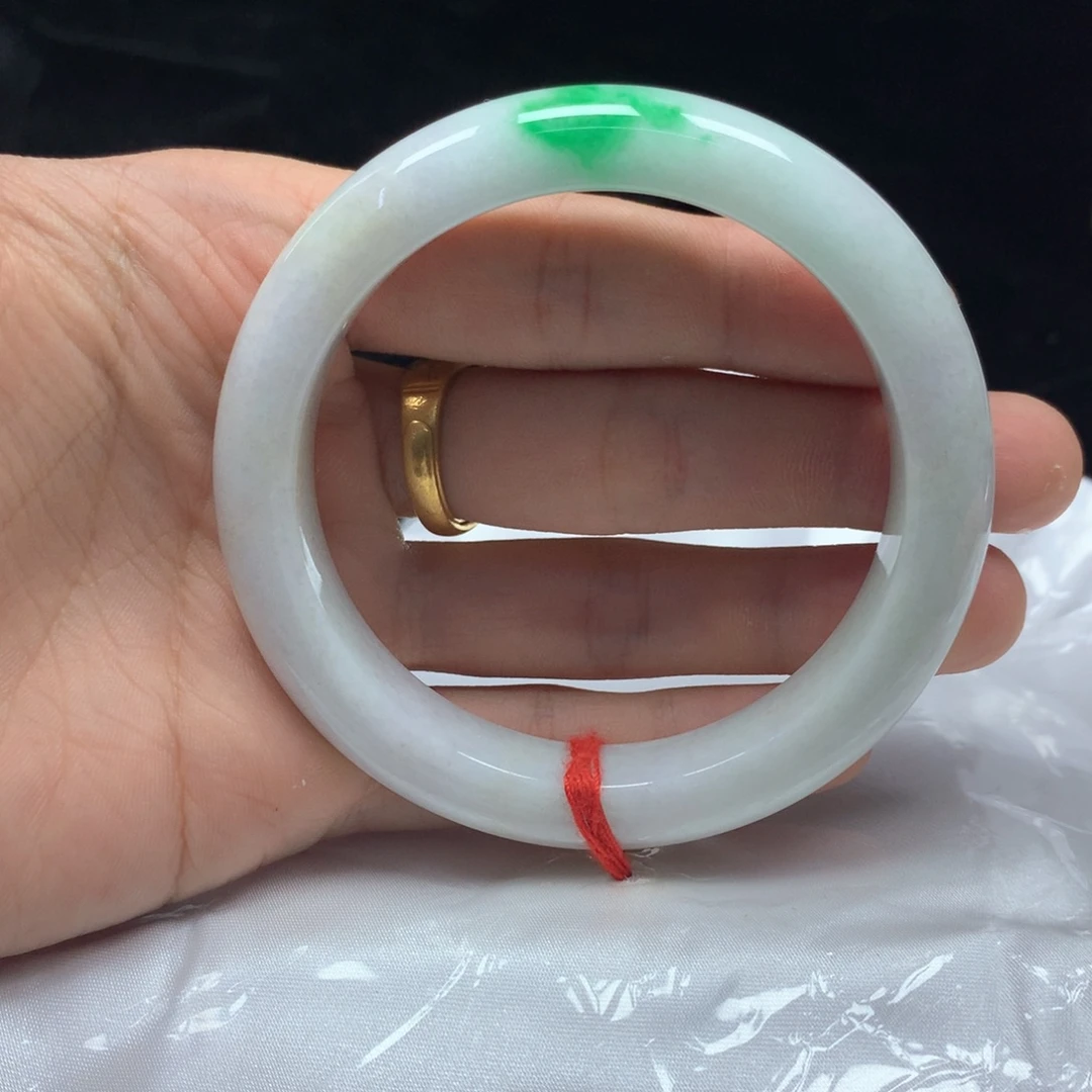 翡翠未镶嵌手镯（圆镯）57.6