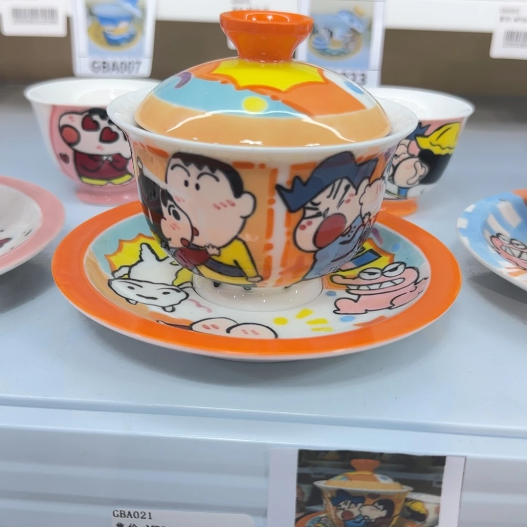 都是釉下彩手绘陶瓷