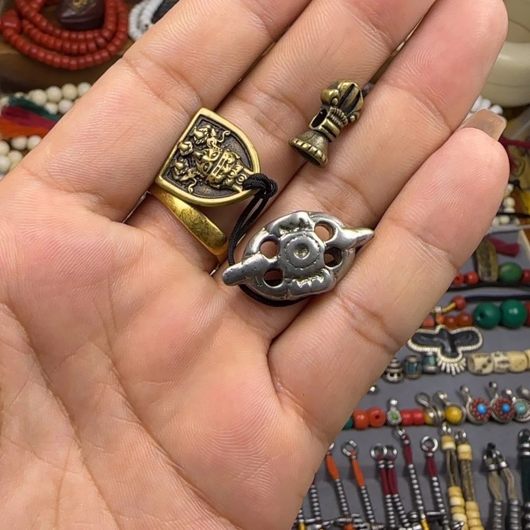 泥塑配饰好看的人也是有，