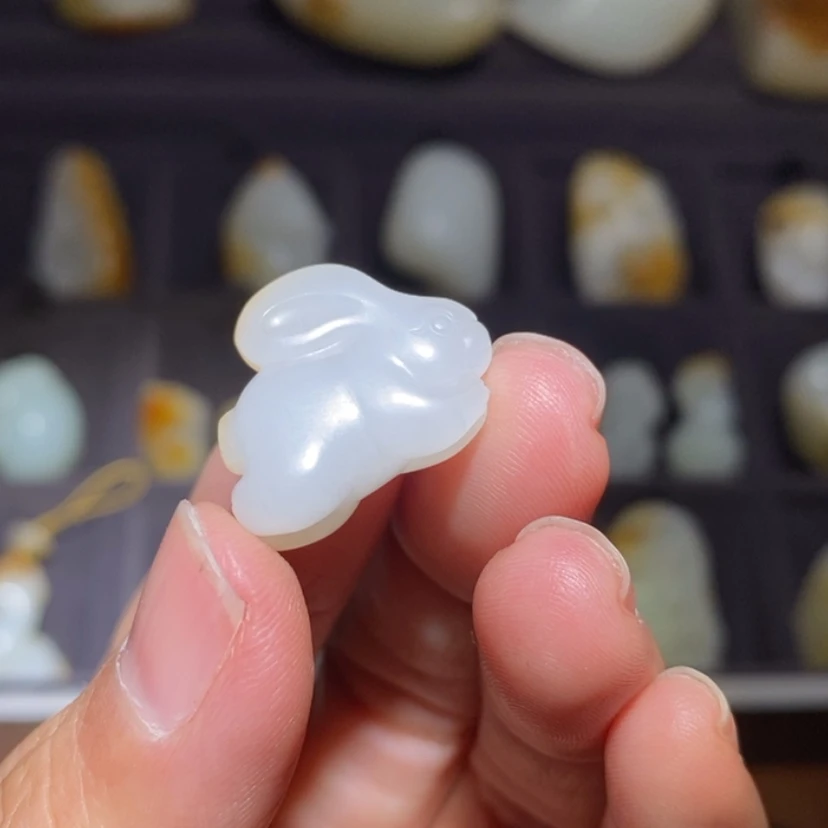 【闪购商品】颈饰未镶嵌和田玉商*