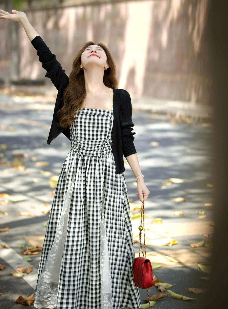 法式设计感拼接蕾丝格子吊带连衣裙时尚百搭针织开衫裙子套装女夏