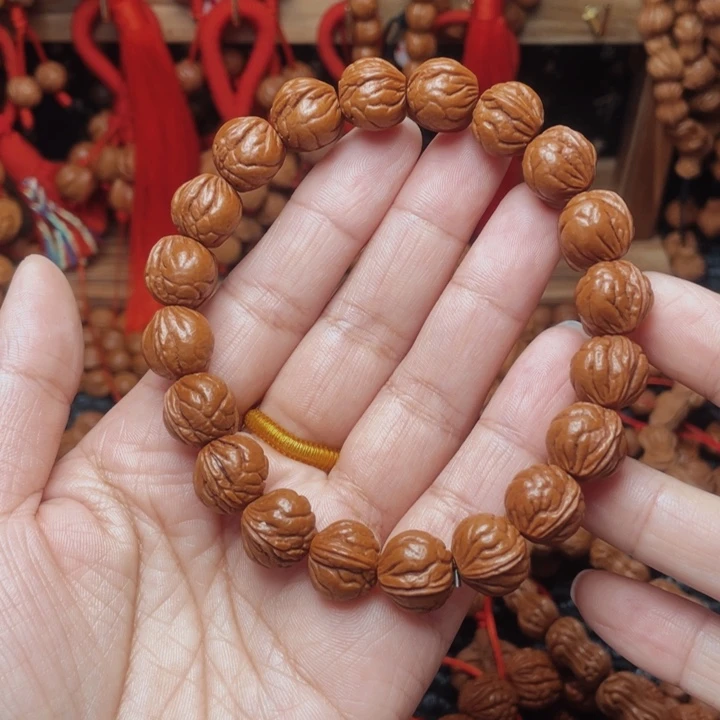 木质类龙纹桃枭挂件