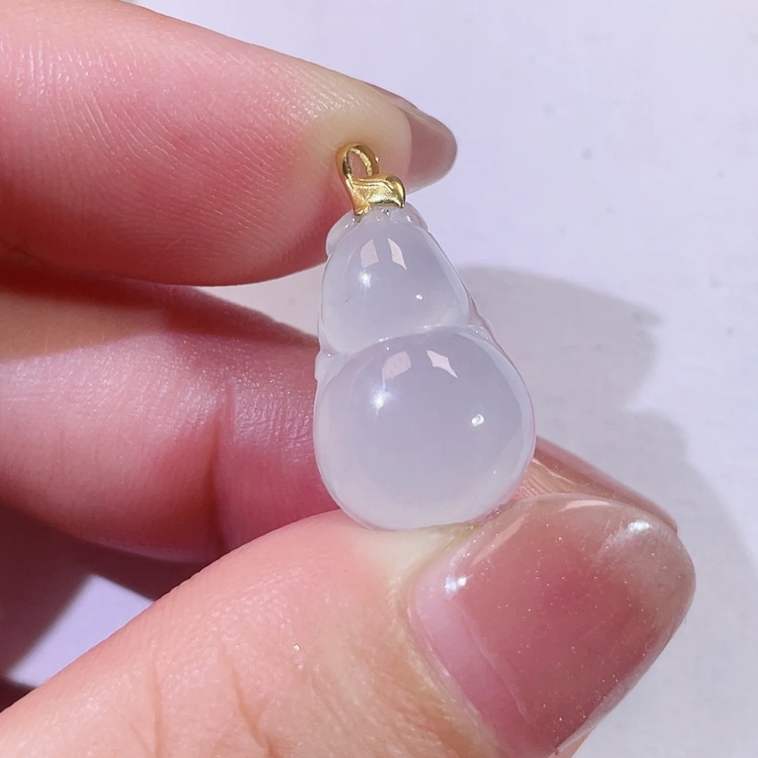 翡翠18K金镶嵌颈饰葫芦