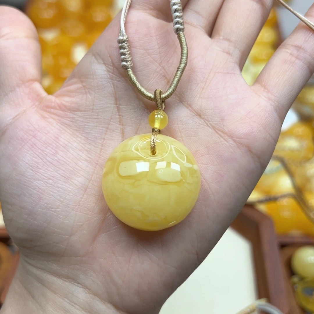 未镶嵌颈饰琥珀蜜蜡