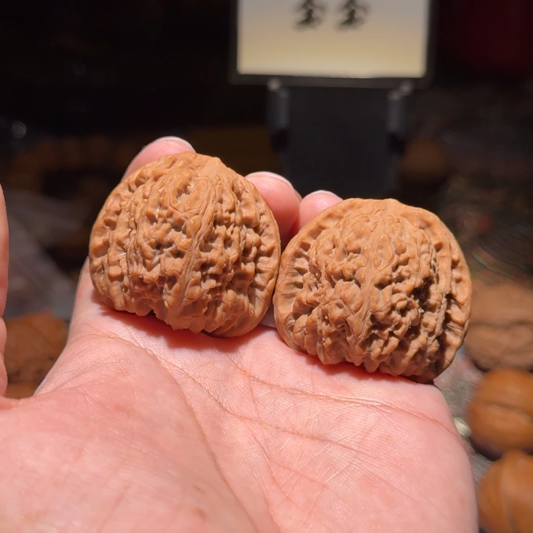 把件核桃749南疆，尺寸42 41.5 38