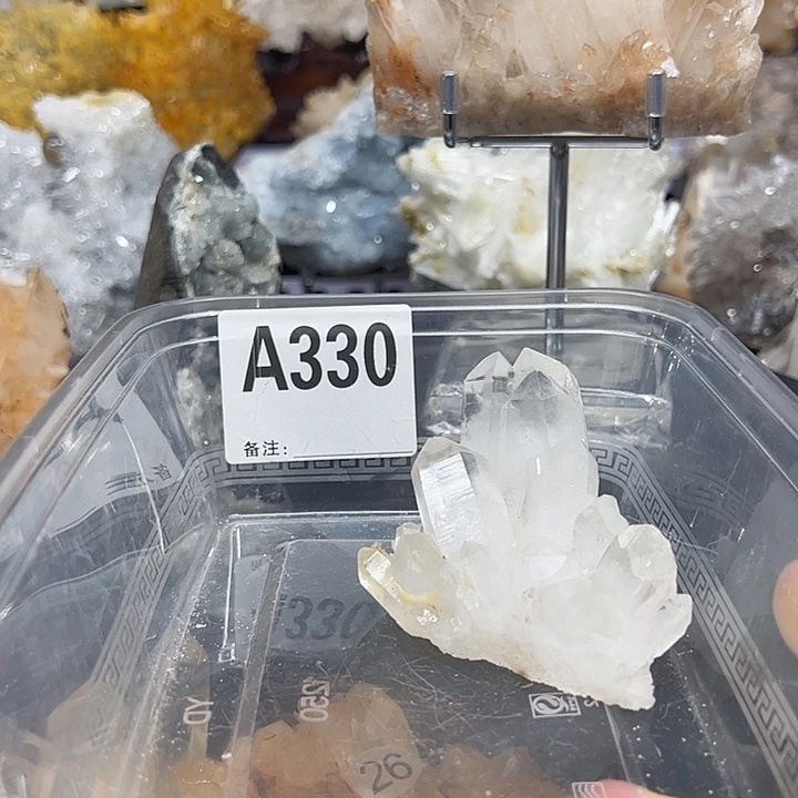 y***i珠宝半成品未镶嵌水晶