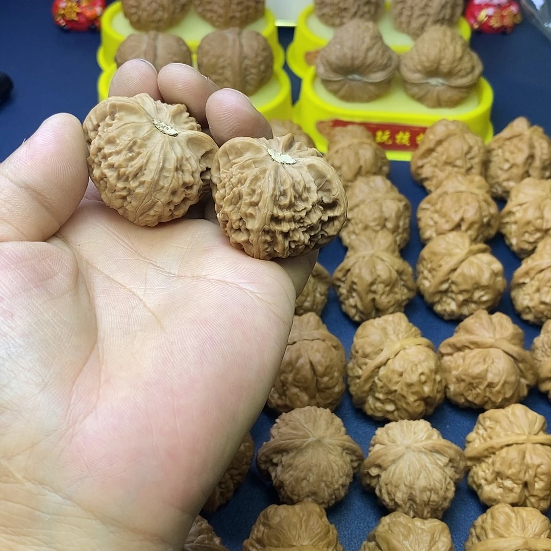 文玩核桃把件宫灯