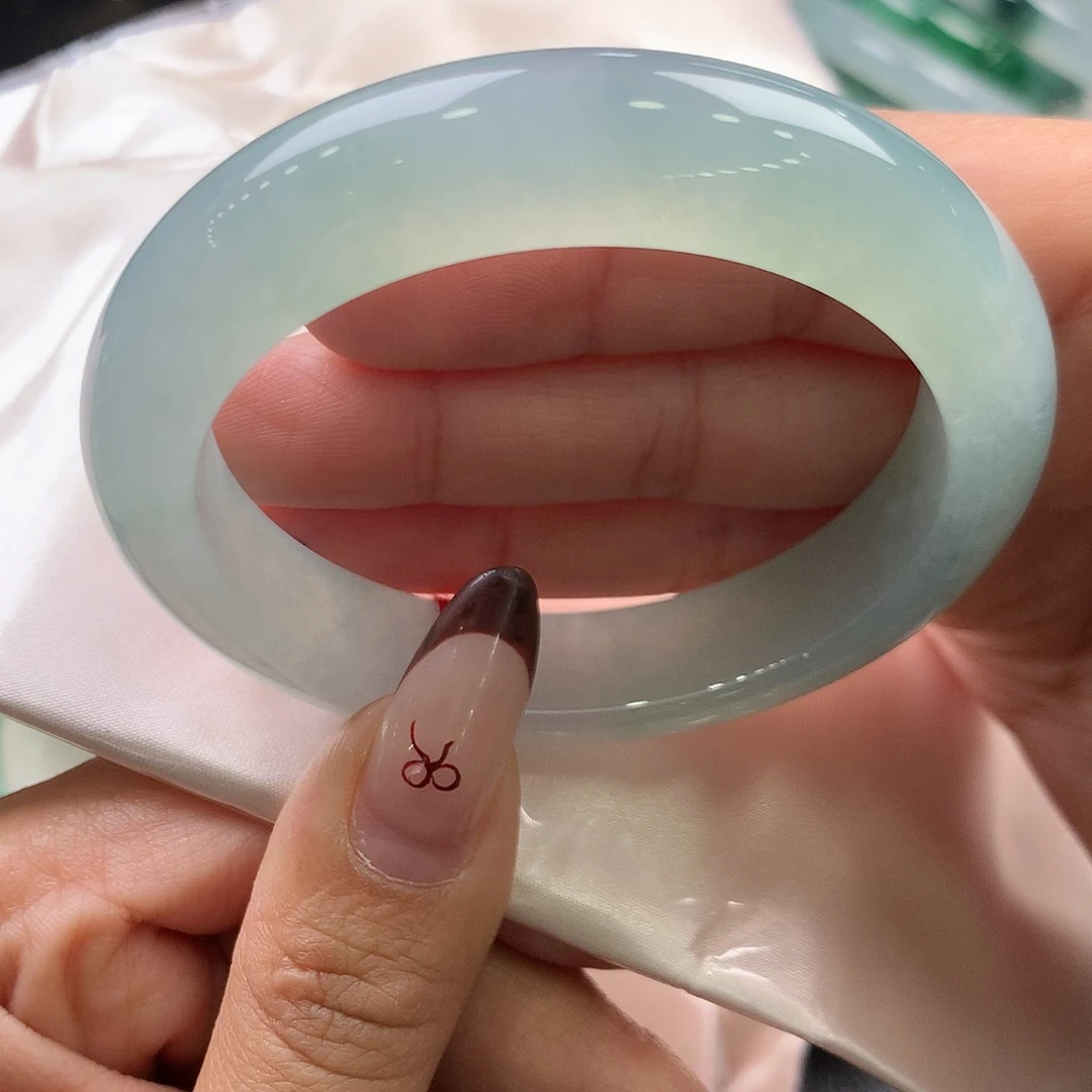 翡翠未镶嵌手镯37号