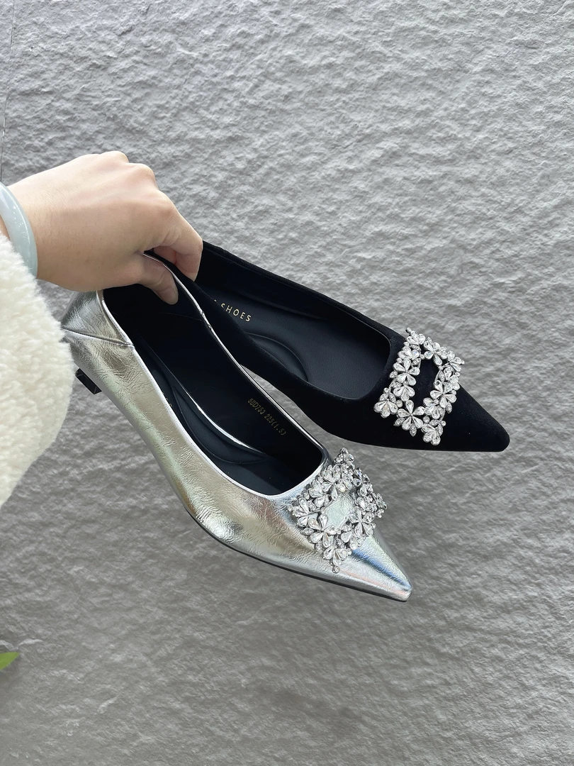 矮跟黑色银色单鞋女新款水钻方扣仙女风尖头单鞋2cm猫跟鞋子女生