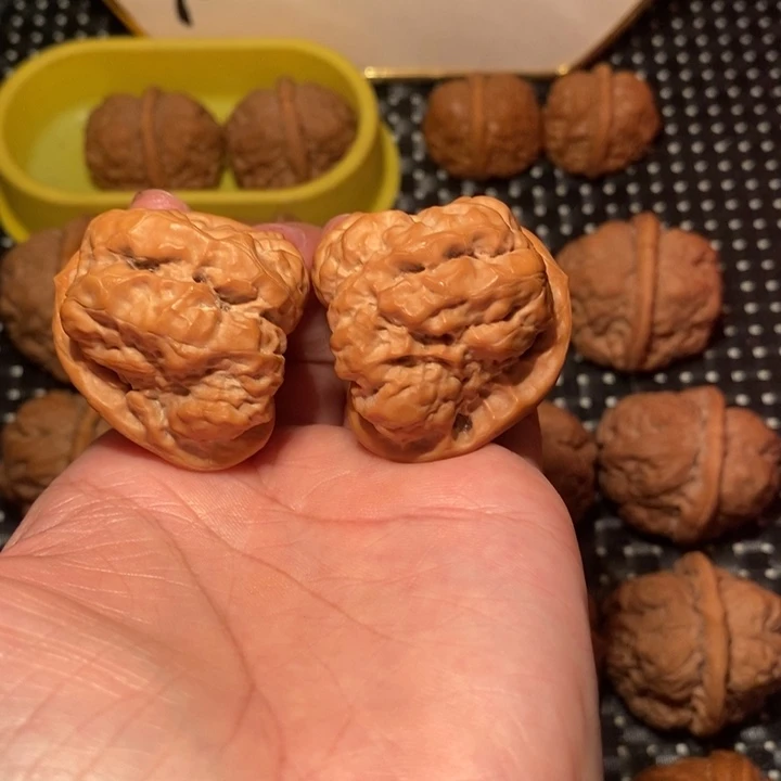 M***.文玩核桃把件四开细腰八腿