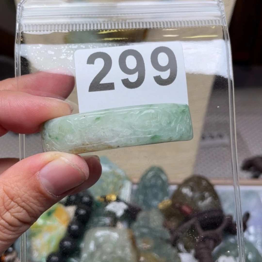 【闪购商品】翡翠颈饰未镶嵌玺翡翠