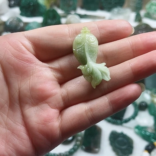 独山玉未镶嵌吊坠