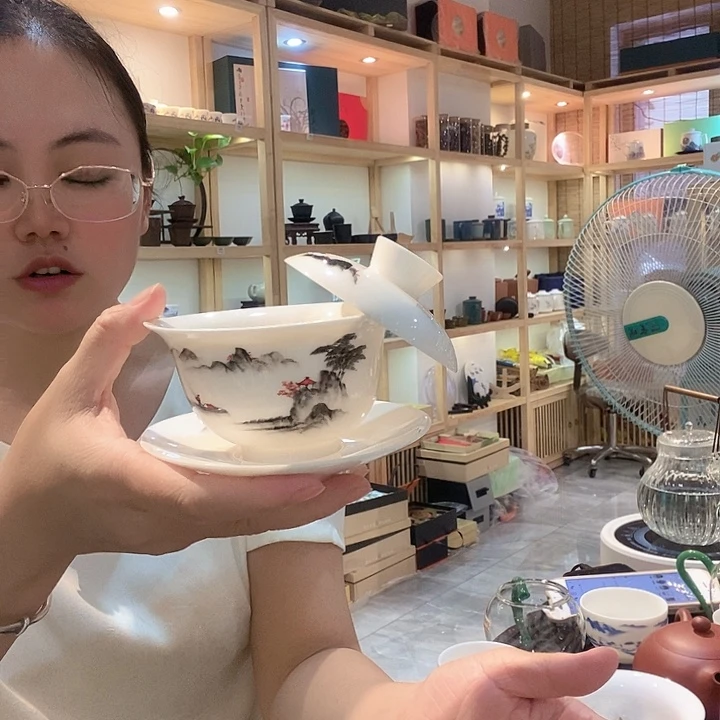 羊脂白玉瓷盖碗大