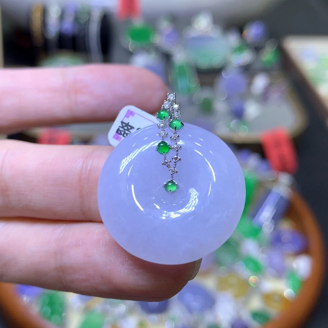 【闪购商品】翡翠颈饰18K金镶嵌翡翠吊坠项链