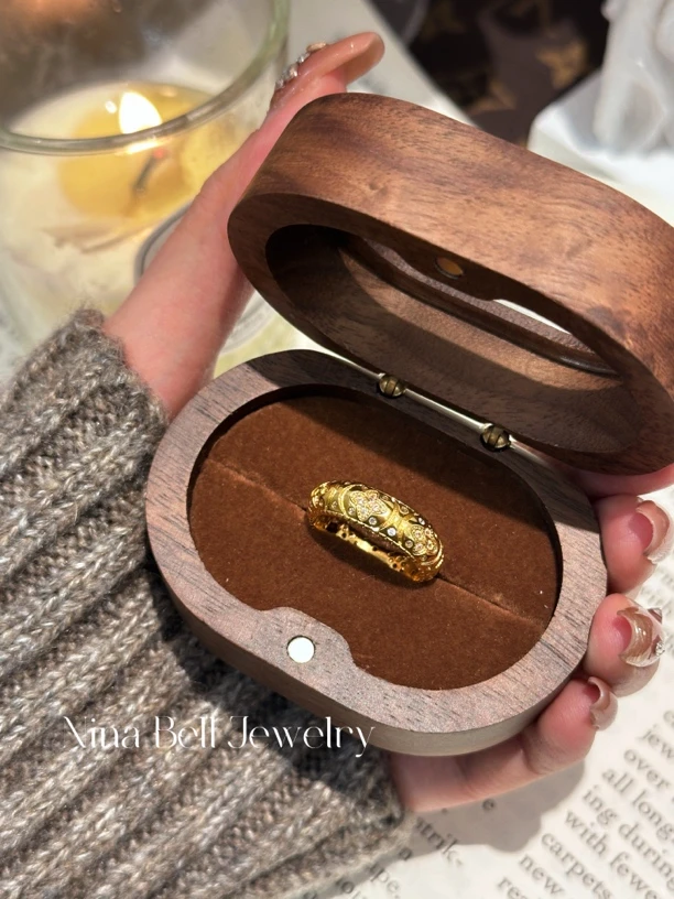 铜合金戒指 四叶灯笼戒指气质轻奢时尚百搭小众手工金色简约点钻