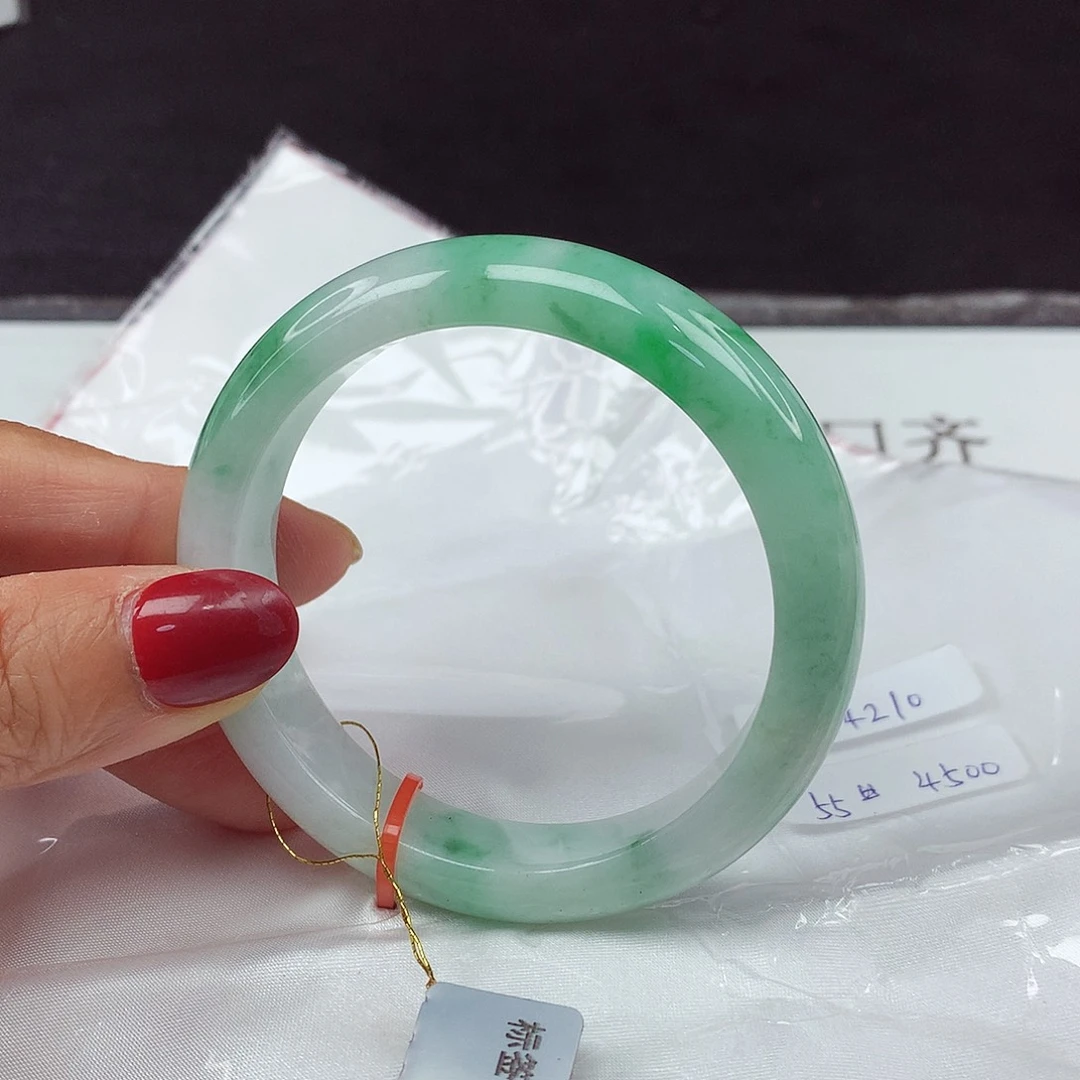 翡翠手镯未镶嵌55圈4210