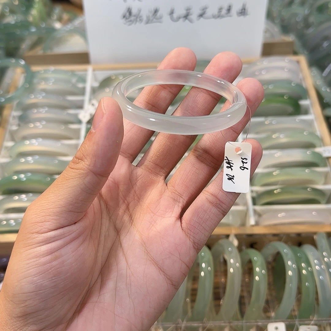 玛瑙/玉髓未镶嵌手镯圈口52.6