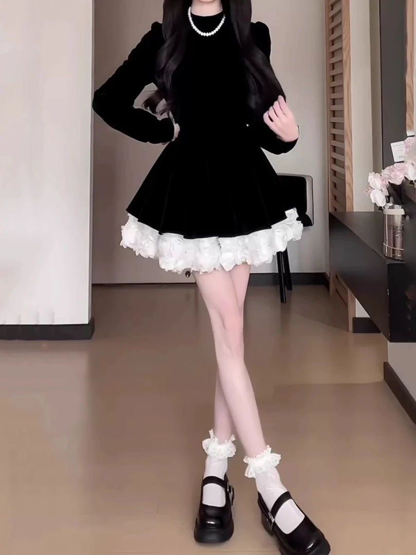 法式赫本风圆领平绒拼接玫瑰花连衣裙女秋冬季收腰显瘦裙子