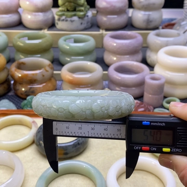 石英质玉未镶嵌手镯