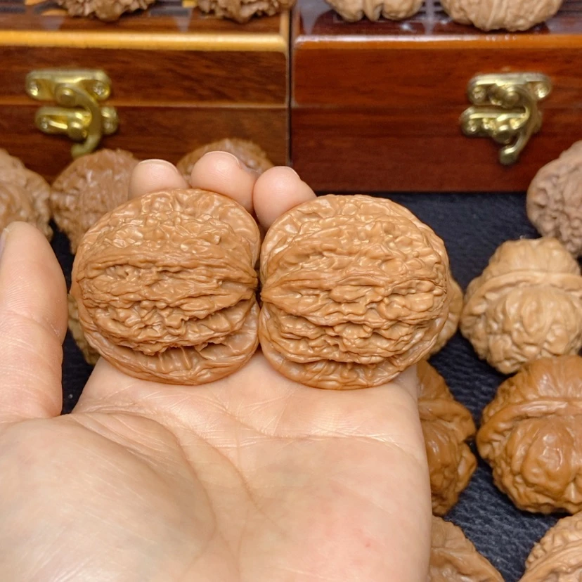 【闪购商品】文玩核桃吊坠三****。虎头42