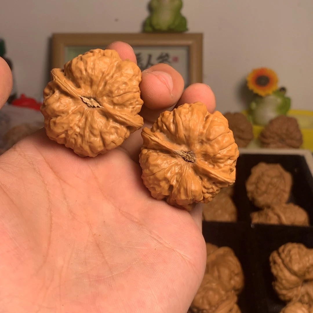 吊坠文玩核桃？*