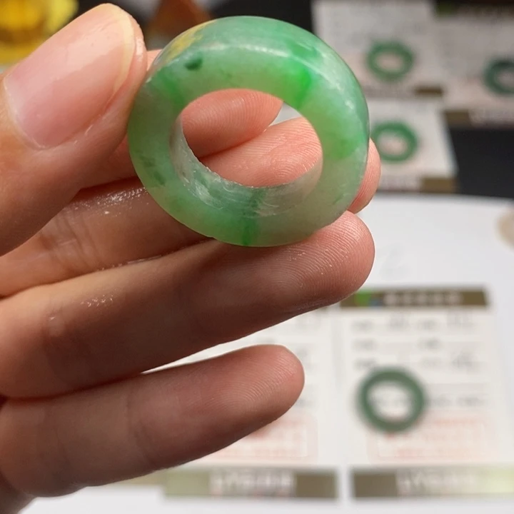 翡翠未镶嵌戒指011