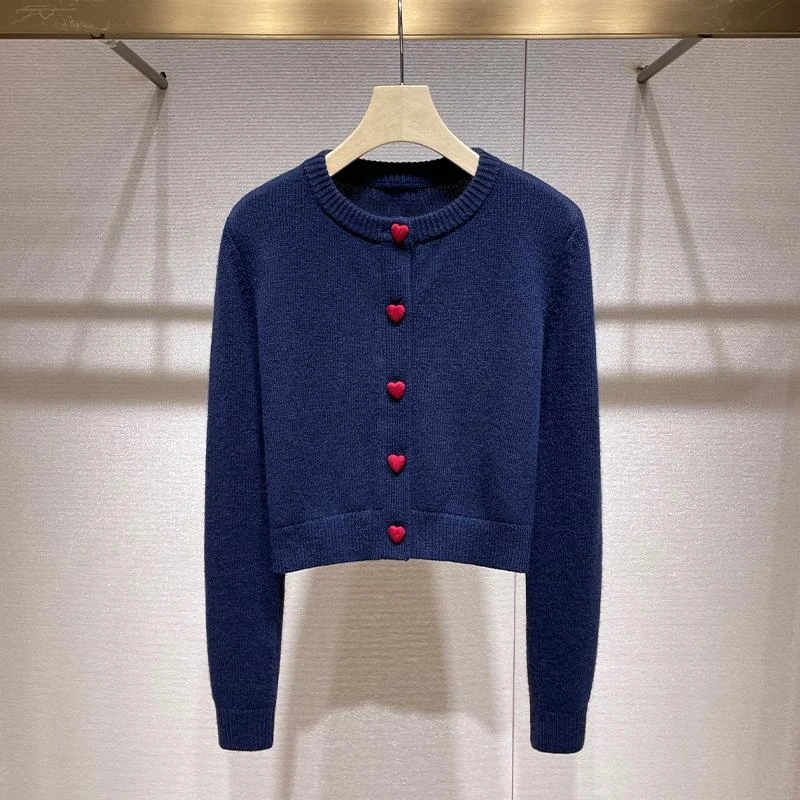 开衫外套2024秋季新款设计感小众毛衣小个子上衣爱心纽扣针织衫女