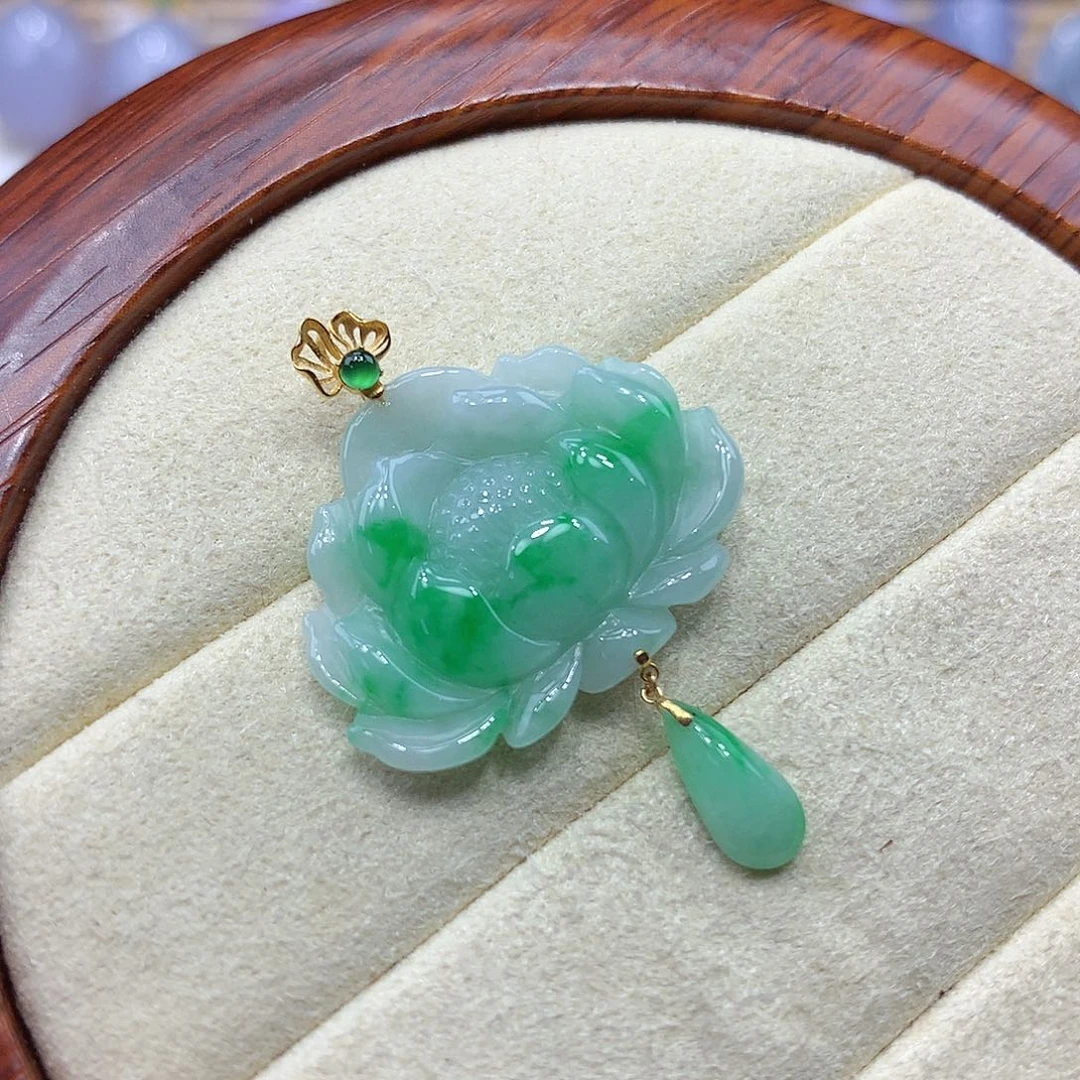 颈饰18K金镶嵌翡翠翡翠