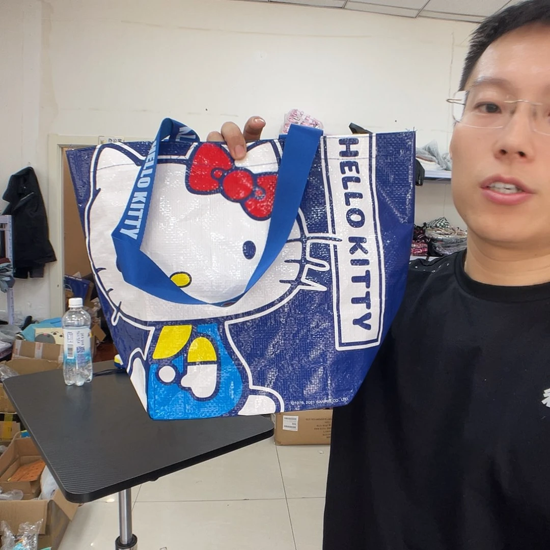 PU化妆包等各种产品和